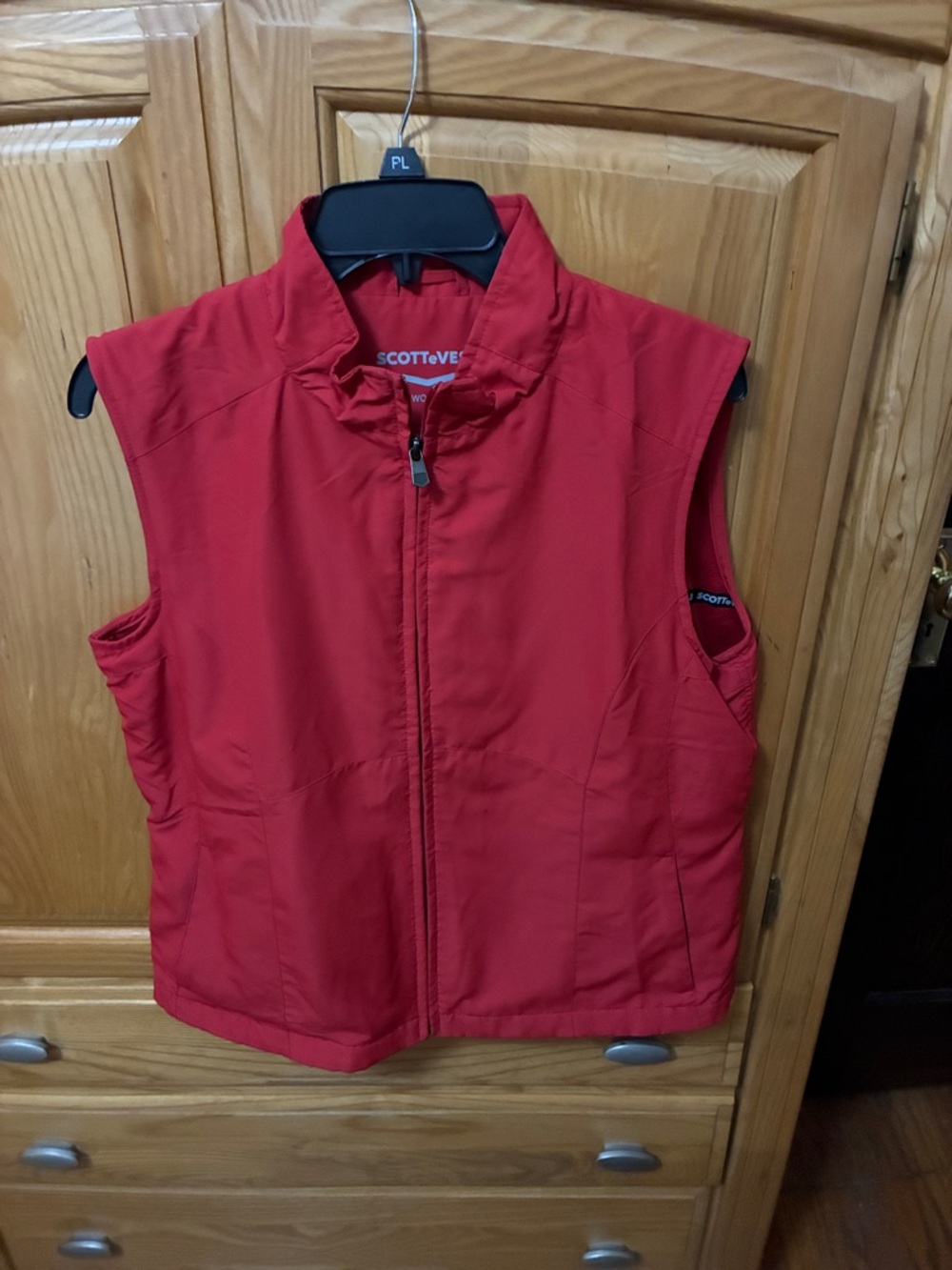 Scottevest Red Sleeveless Zip-Up Vest Womans Large